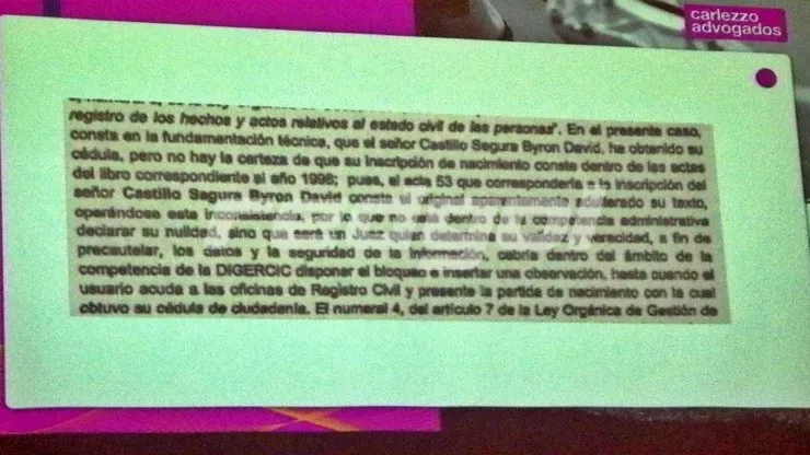 La inscripción original de Castillo consta “aparentemente adulterado su texto”, por lo que se decreta el bloqueo de la cédula de identidad a la espera de la decisión de un juez