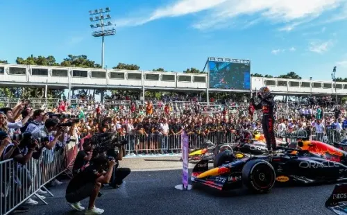 Verstappen celebra su triunfo en el GP de Azerbaiyán. | Foto: Getty