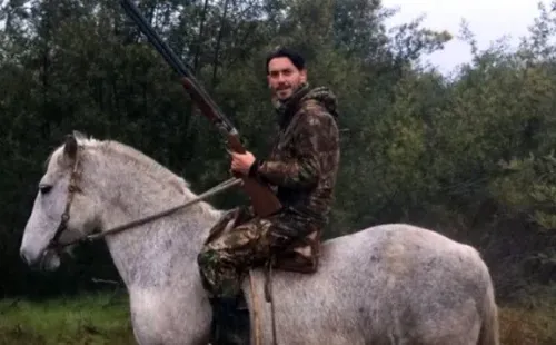 Mauricio Pinilla defendió en redes sociales la tenencia legal de armas por razonees deportivas o de seguridad y ardió Toya.