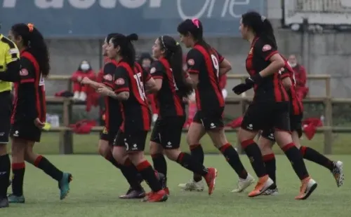 Las rojinegras igualaron contra sus pares chillanejas este domingo. (Rangers)