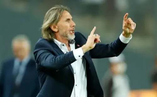 Ricardo Gareca aún evalúa la opción de continuar. (Foto: Getty Images)