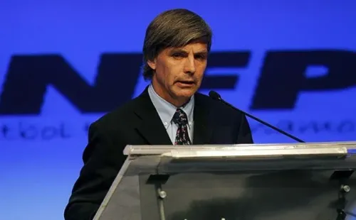 Harold Mayne-Nicholls en su período como presidente de la ANFP: hoy se arrepiente de no haber separado la Asociación de la Federación de Fútbol de Chile. (Foto: archivo)