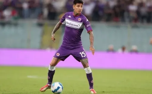 A pesar de que aún tiene contrato, Pulgar buscaría salir de Fiorentina. | Foto: Getty