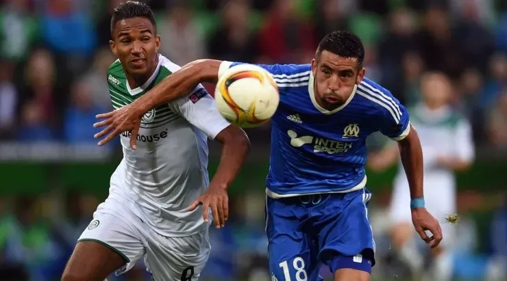 Un año después emigra al Marsella y tiene su estreno en Europa League el 17 de septiembre de 2015, ante Groningen