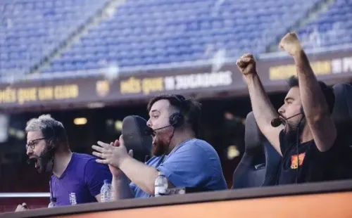Ibai relatando un evento de streamers en el Camp Nou del Barcelona. | Foto: Getty