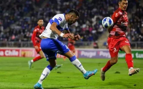 Mauricio Isla brilló en su primer partido con los Cruzados. (Foto: Agencia Uno)