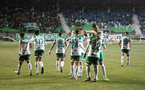 Puerto Montt busca dar la sorpresa en Talcahuano. Imagen: Agencia Uno.