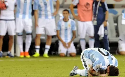 Lionel Messi terminó llorando tras perder su segunda final contra Chile. Foto: Agencia Uno