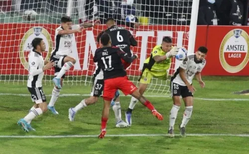 Brayan Cortés deja atrás su lesión y vuelve a la portería de Colo Colo. Foto: Agencia Uno