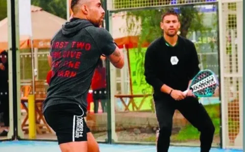 Jorge jugando en compañía de su hermano Claudio. Foto: LUN.