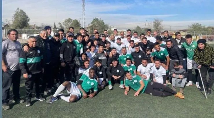 Con el plantel de Rodelindo Román.