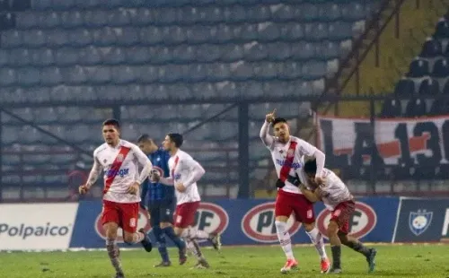 Los festejos curicanos por el empate.