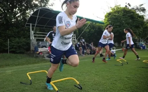 Javiera Grez en el entrenamiento de la Roja