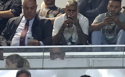 Arturo Vidal en el palco del estadio Maracaná: goleada de Flamengo ante Deportes Tolima por el paso a los cuartos de final de la Copa Libertadores. (Foto: Getty Images)
