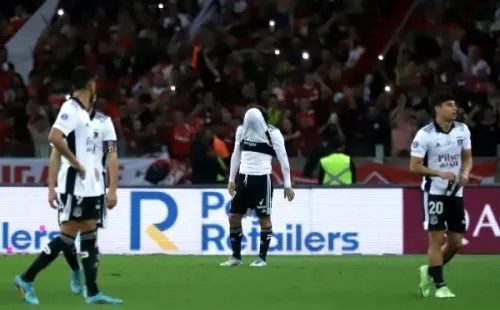 Tristeza total en Colo Colo tras quedar fuera de la Copa Sudamericana en los octavos de final. | Foto: Getty