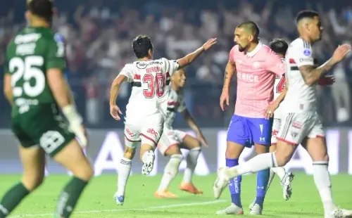 Diego Valencia se despide de la UC tras la goleada ante Sao Paulo.