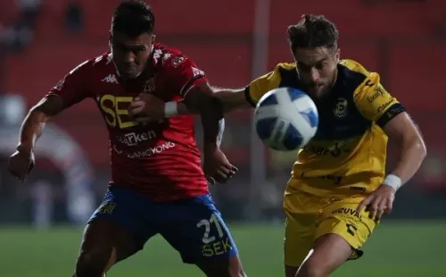 Unión Española no quiere darle un centímetro a Colo Colo y espera acortar distancias ante Everton tras no poder jugar con la UC. Foto: Agencia Uno