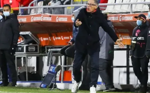 Holan quiere cumplir contrato con Universidad Católica. (Foto: Agencia Uno)