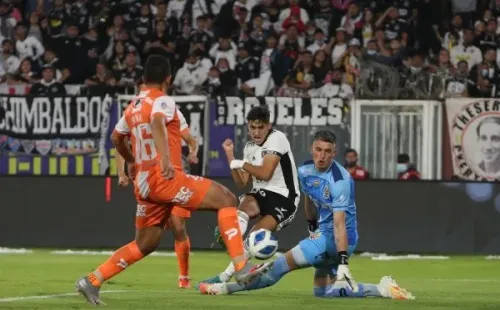 El Pibe se va de Colo Colo y a partir de ahora jugará en River Plate. | Foto: Agencia Uno