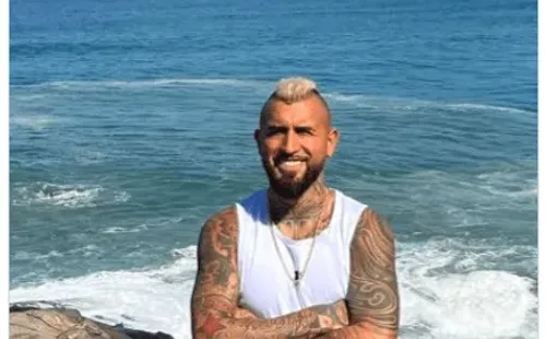 Vidal cambió su foto de Twitter y dejó una postal con la bella playa de Río de Janeiro de fondo.
