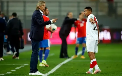 Gareca deja la selección peruana y hay tres “chilenos” entre los candidatos a asumir la banca.