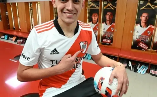 Pablo Solari usará la camiseta número 16 en River Plate. (Foto: @RiverPlate)