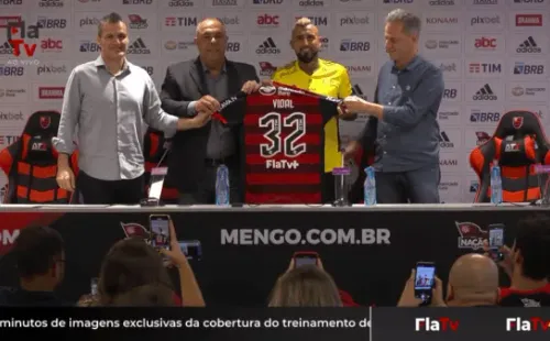 Vidal jugará, en un comienzo, con la camiseta número 32 del Flamengo. | Foto: FlamengoTV