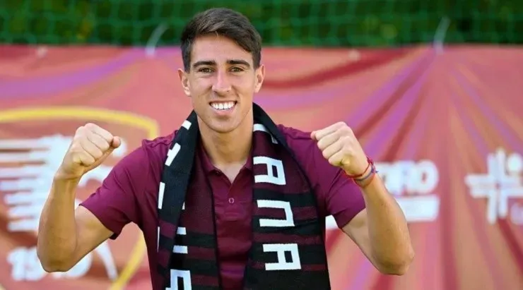 Diego Valencia fue presentado oficialmente con los colores de la Salernitana de Italia
