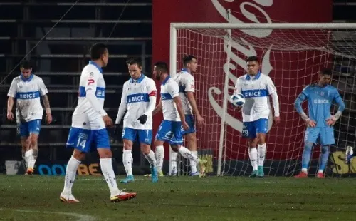 Los Cruzados cayeron visitando a Curicó y quedaron muy complicados para pelear por el título. | Foto: Agencia Uno