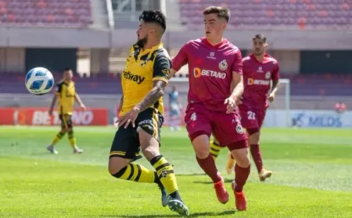 Coquimbo Unido y Deportes La Serena animan el clásico de la IV Región, obligados a ganar para alejarse de la zona de descenso. Foto: Agencia Uno