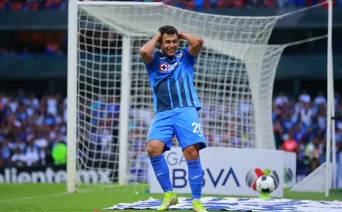 Morales no ha podido anotar goles este año en Cruz Azul (Getty)