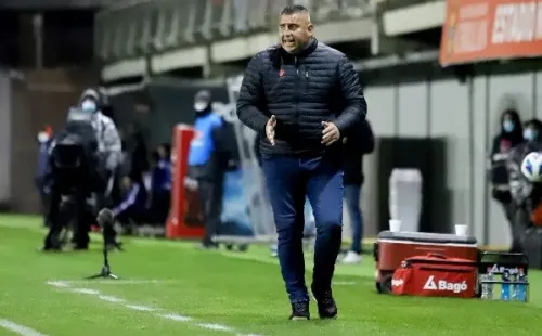 Jaime García vivió el partido con todo en Chillán.
