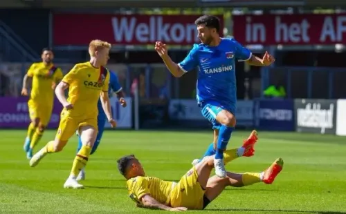 Gary Medel aportó con lo que pudo, pero no logró evitar la derrota del Bologna ante el AZ Alkmaar. Foto: Comunicaciones Bologna.