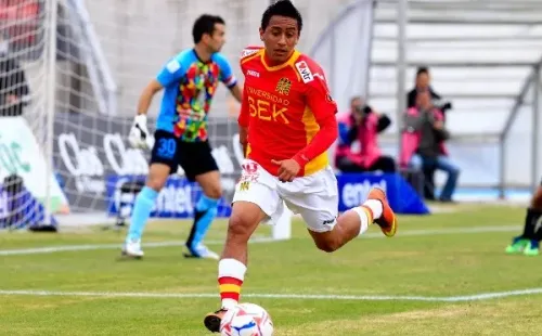 Cueva jugó en 2013 en Unión Española, disputó 17 partidos, no marcó goles y registró una asistencia, aunque fue parte del plantel campeón de los Hispanos en 2013. | Foto: Agencia Uno