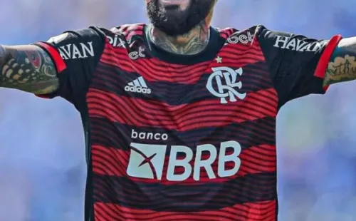 ©kingarturo23oficial / Vidal celebró los 12 millones de seguidores con una foto de su debut