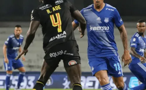 Ricardo Ade tuvo una gran actuación en el Aucas, que tuvo a Hernán Galíndez en la portería.