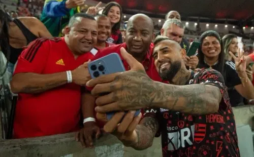 Los hinchas ya lo aman y Arturo Vidal espera por Erick Pulgar en Flamengo. (Foto: Flamengo)