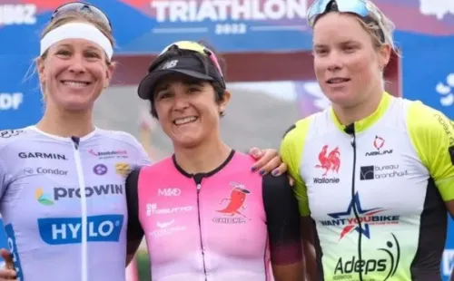 Riveros venció a Thoes y Tondeur para dar la sorpresa. | Foto: Alpe d’Huez Triatlón