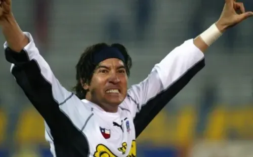 Zamorano defendió la camiseta de Colo Colo en 2003, para dar término a su carrera. | Foto: Archivo