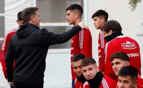 Toto Berizzo explora las cartas que tiene con la Roja en un microciclo. | Foto: Comunicaciones ANFP