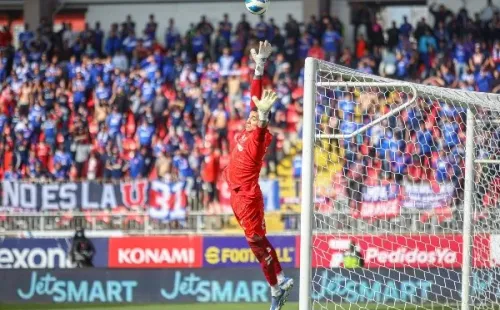 Después de una larga teleserie que contempló Valparaíso, Chillán y Concepción como posibles sedes, el Superclásico 192 se jugó en Talca, y los hinchas azules tuvieron que viajar hasta allá. | Foto: Agencia Uno