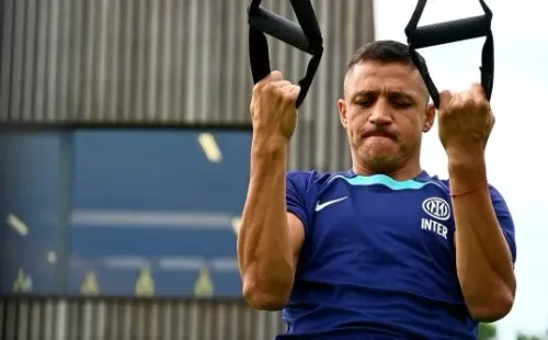 Alexis Sánchez se ha mantenido entrenando mientras afina detalles para salir del Inter de Milán. Foto: Getty Images