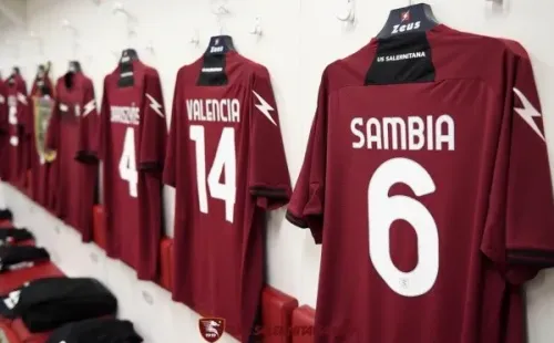 Diego Valencia lucirá el dorsal 14 en su equipo. (Foto: Salernitana)