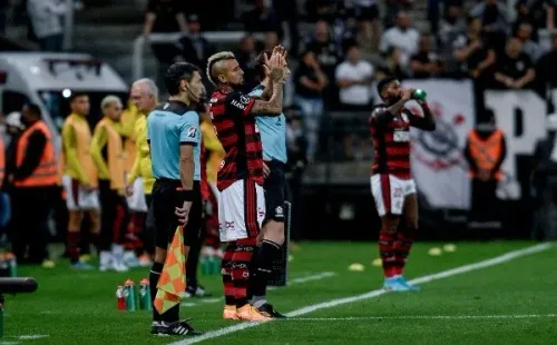 Vidal y Flamengo vienen de ganar 2-0 a Corinthians por la ida de cuartos de final en Copa Libertadores. | Foto: Flamengo