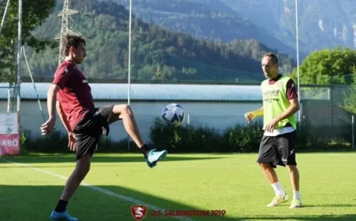 Valencia ya se acomoda de buena manera al grupo de Salernitana. | Foto: Salernitana