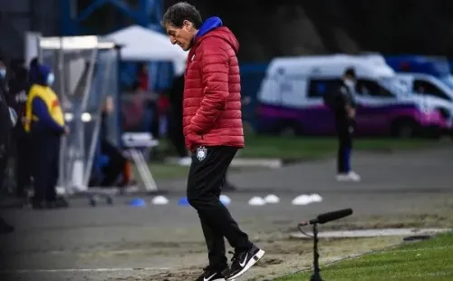 Mario Salas no ha podido guiar a Huachipato a conseguir una victoria en el Campeonato Nacional 2022. Foto: Agencia Uno.