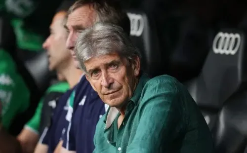 Loren le mete presión a Pellegrini para armar la delantera del Betis. | Foto: Getty