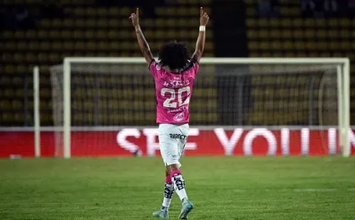 @Sudamericana / Marco Angulo marcó el solitario gol de diferencia