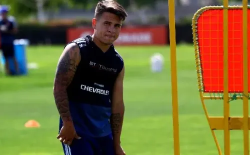Yeferson Soteldo en una práctica de Universidad de Chile en el Centro Deportivo Azul. (Agencia Uno).