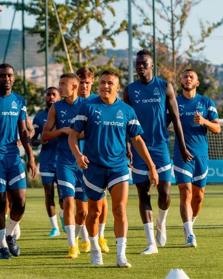 Alexis Sánchez en su primer entrenamiento con el Olympique de Marsella